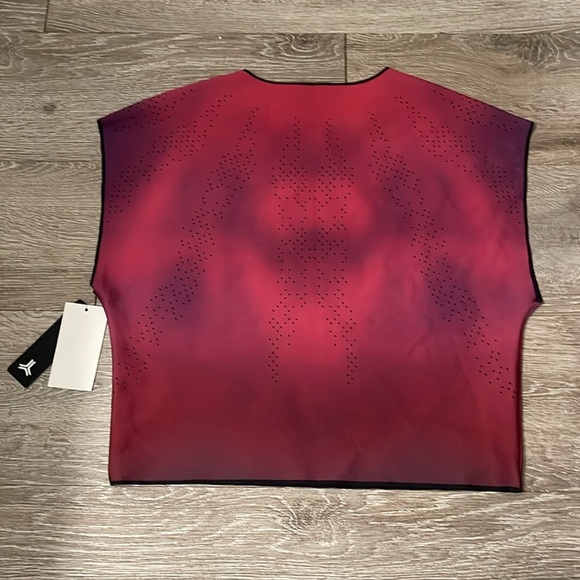 New with tags ultracor maroon top size small workout - Picture 4 of 8